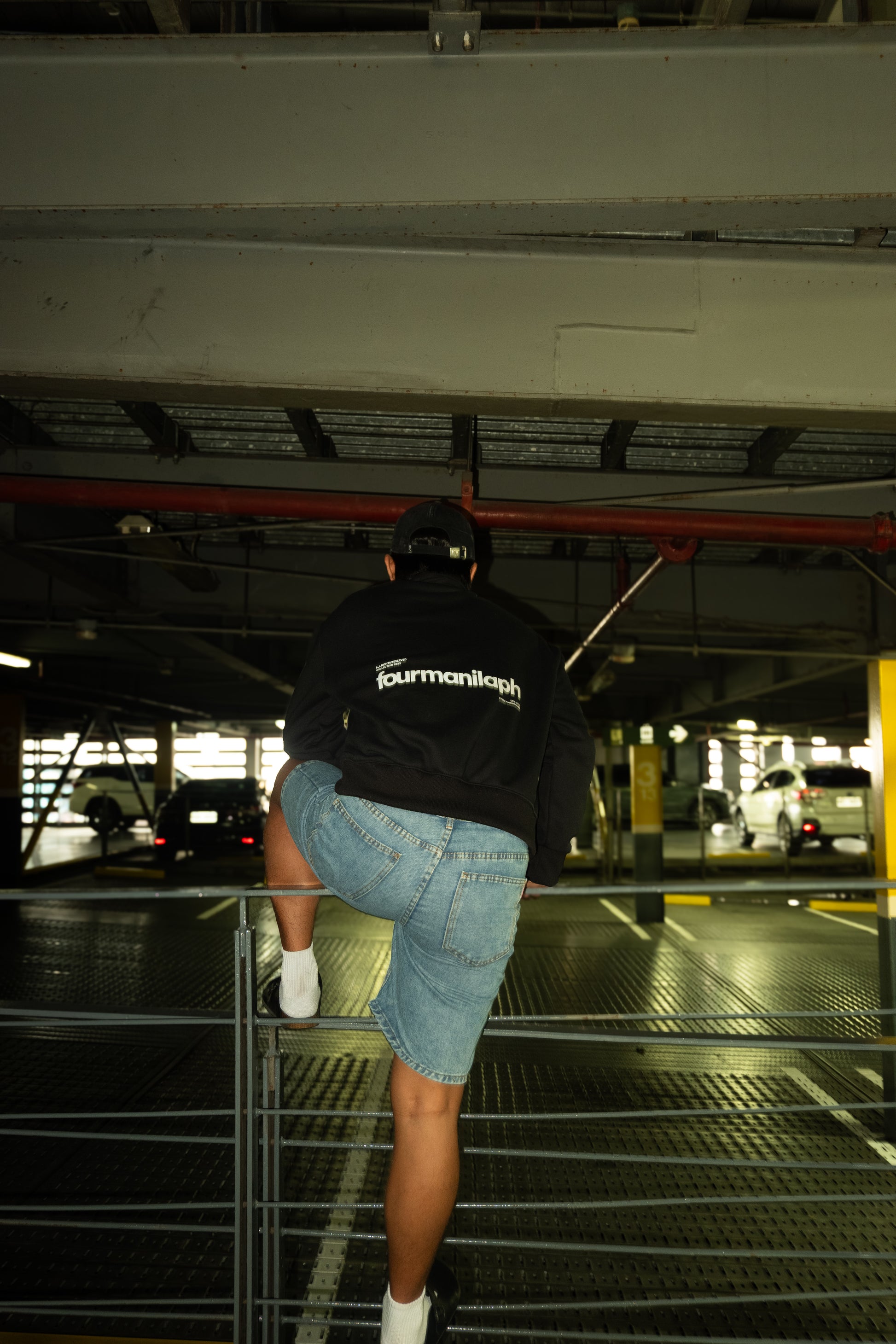 Quarter Zip - Black